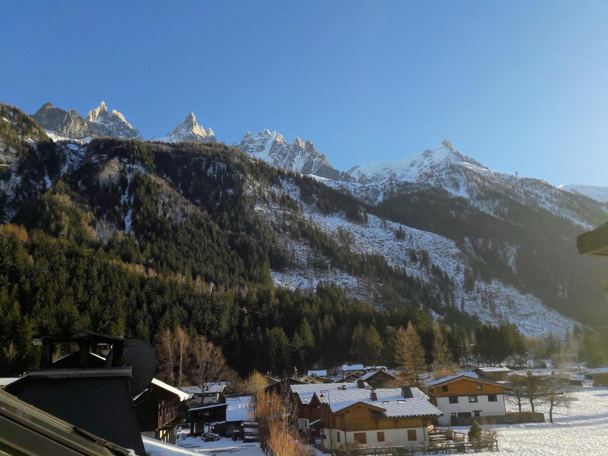 Le Chamoniard Volant Hostel Chamonix Bagian luar foto